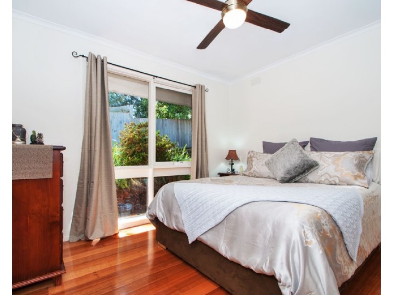 18 BLACKFRIARS Lane, Chirnside Park VIC 3116