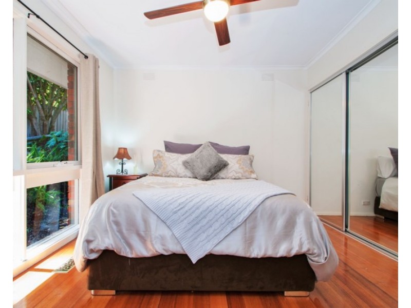 18 BLACKFRIARS Lane, Chirnside Park VIC 3116