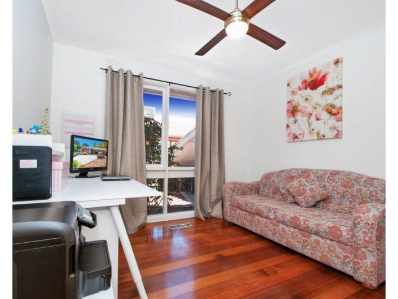 18 BLACKFRIARS Lane, Chirnside Park VIC 3116