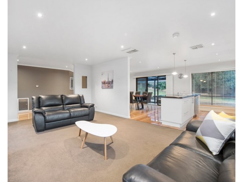 54 WALNUT Drive, Kilsyth VIC 3137