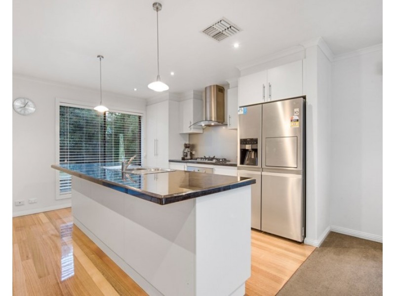 54 WALNUT Drive, Kilsyth VIC 3137