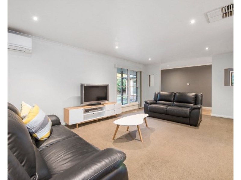 54 WALNUT Drive, Kilsyth VIC 3137