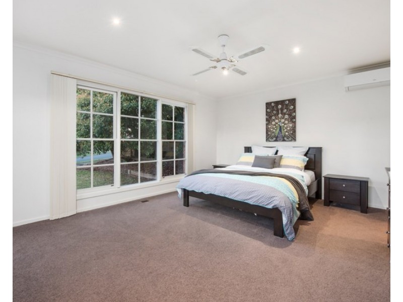 54 WALNUT Drive, Kilsyth VIC 3137