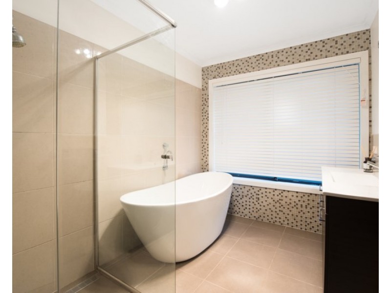 54 WALNUT Drive, Kilsyth VIC 3137