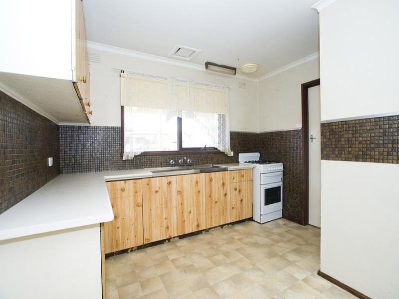 1, 16 ORCHARD Street, Kilsyth VIC 3137