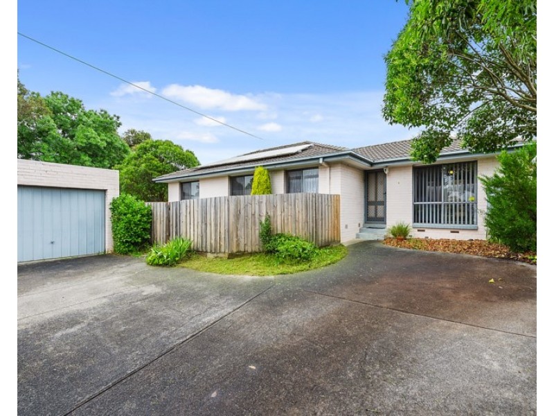 2/24 FARADAY Road, Croydon South VIC 3136