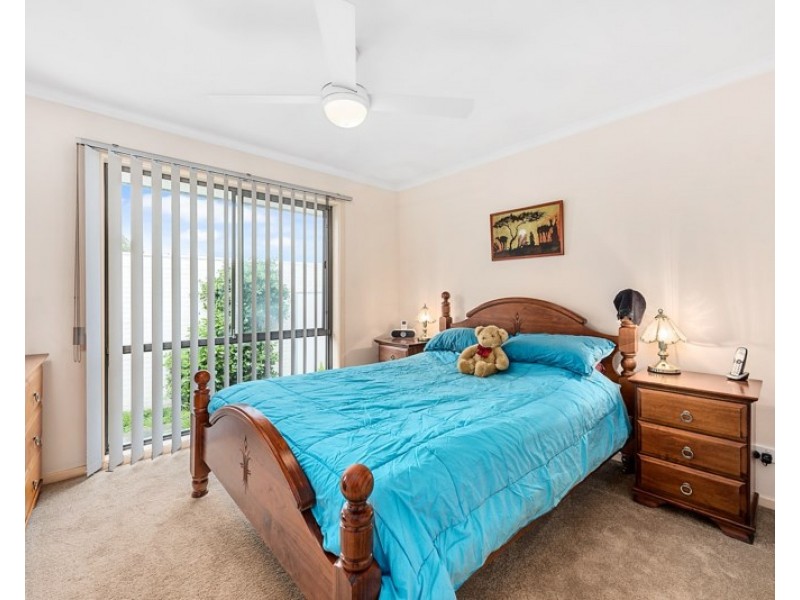 2/24 FARADAY Road, Croydon South VIC 3136