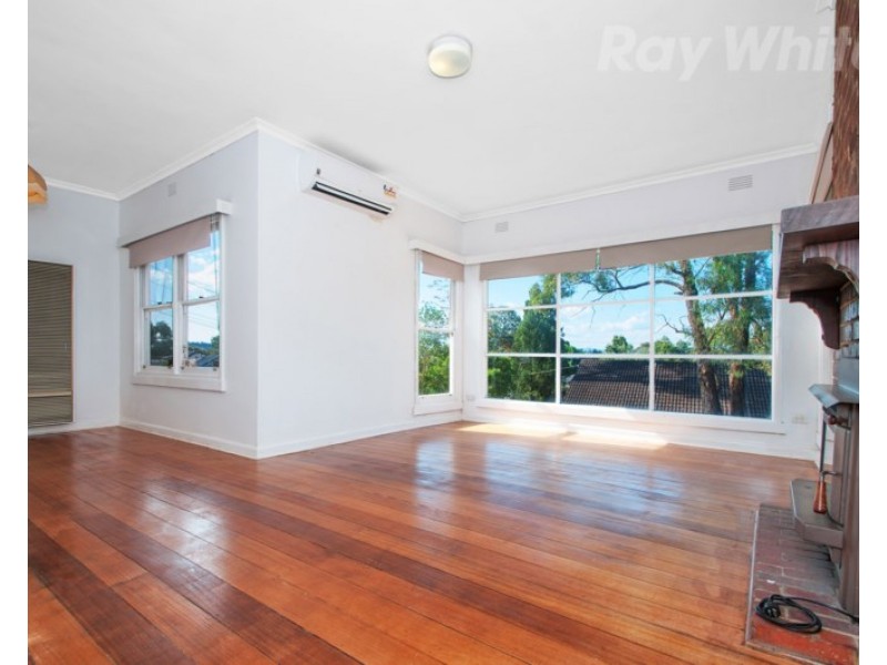 42 Central Avenue, Mooroolbark VIC 3138