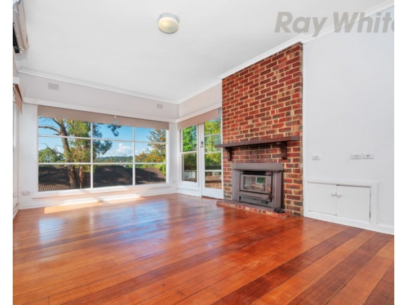 42 Central Avenue, Mooroolbark VIC 3138