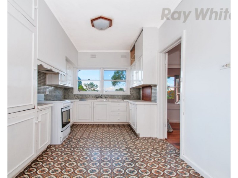 42 Central Avenue, Mooroolbark VIC 3138