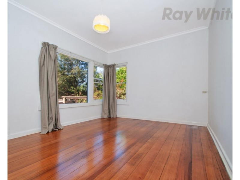 42 Central Avenue, Mooroolbark VIC 3138