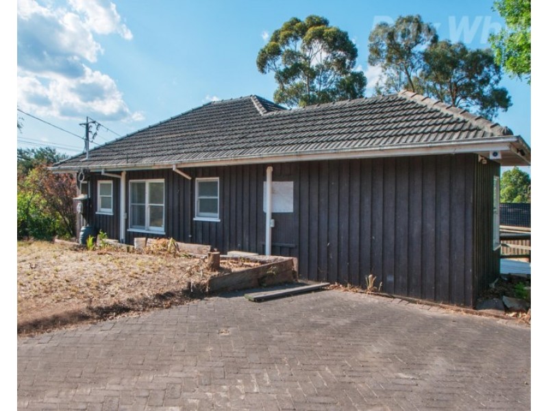 42 Central Avenue, Mooroolbark VIC 3138