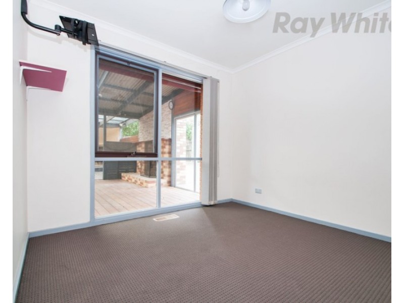 34 AZAROW Circuit, Croydon South VIC 3136
