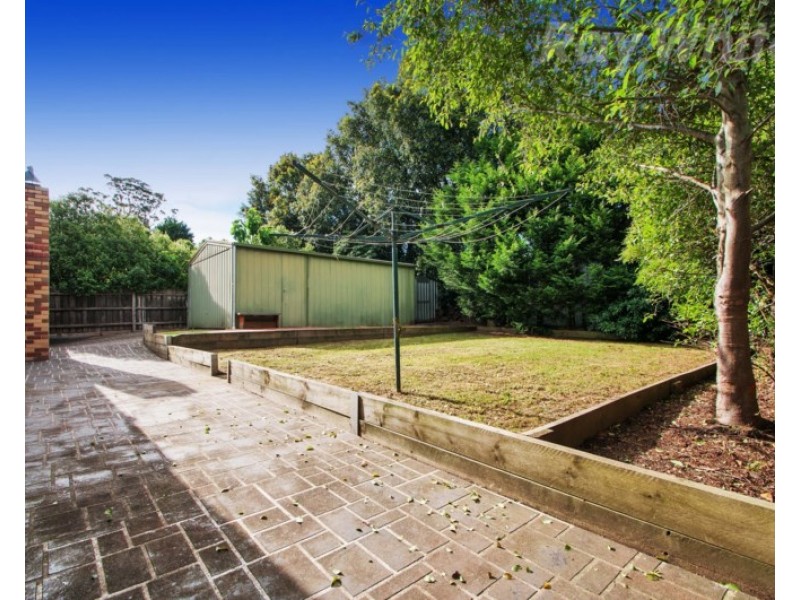 34 AZAROW Circuit, Croydon South VIC 3136