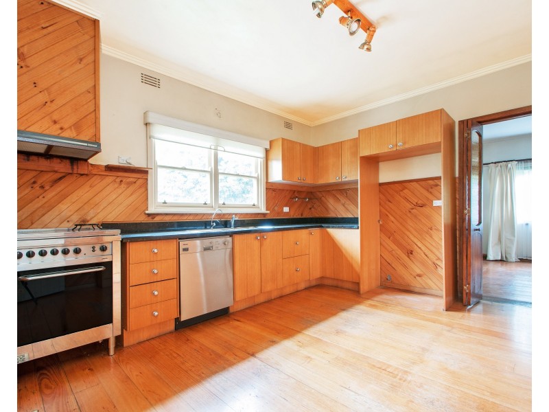 6 HEYWOOD Street, Ringwood VIC 3134