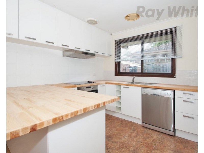 5/4 STARCROSS Avenue, Croydon VIC 3136