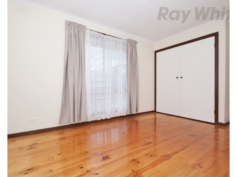 5/4 STARCROSS Avenue, Croydon VIC 3136