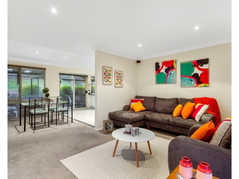 8 BLACKFRIARS Lane, Chirnside Park VIC 3116