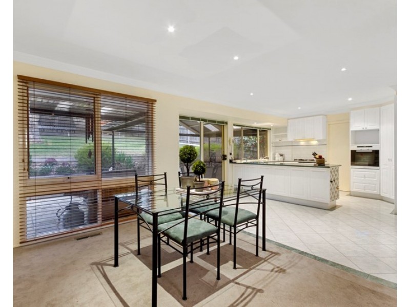 8 BLACKFRIARS Lane, Chirnside Park VIC 3116