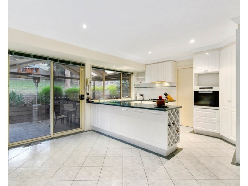 8 BLACKFRIARS Lane, Chirnside Park VIC 3116