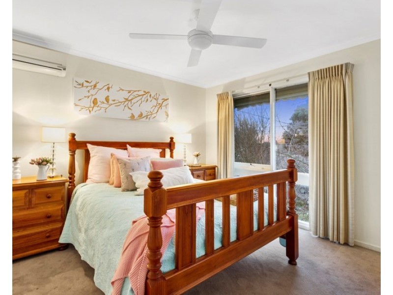 8 BLACKFRIARS Lane, Chirnside Park VIC 3116