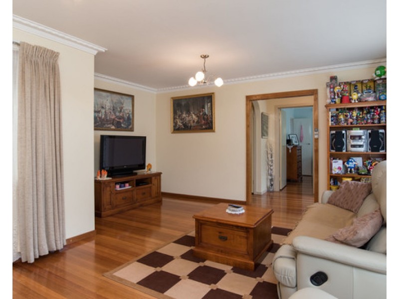 5 MORRISON Crescent, Kilsyth VIC 3137