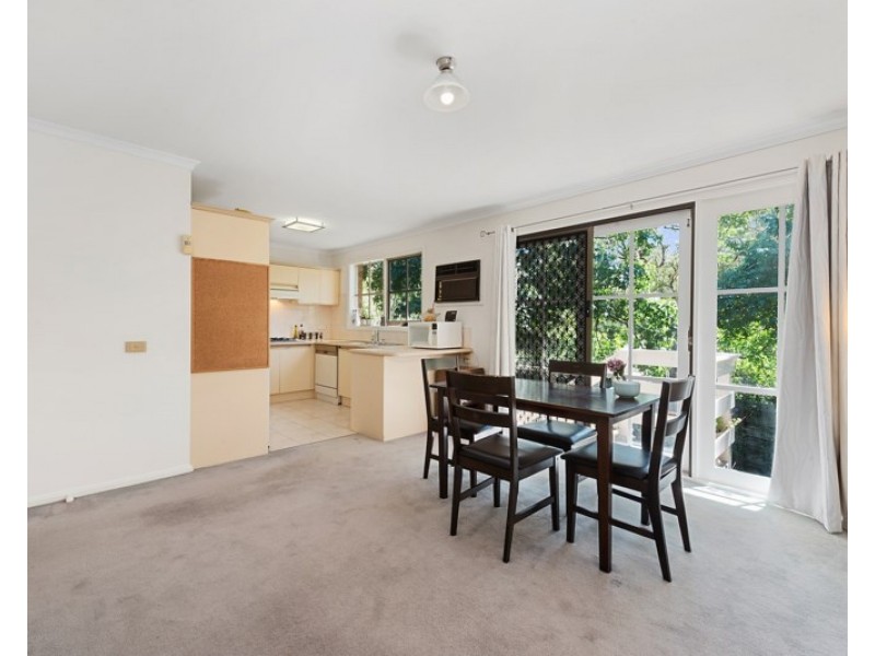 1/88-90 LINCOLN Road, Croydon VIC 3136