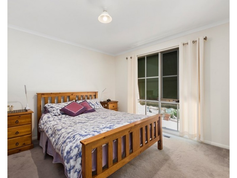 1/88-90 LINCOLN Road, Croydon VIC 3136