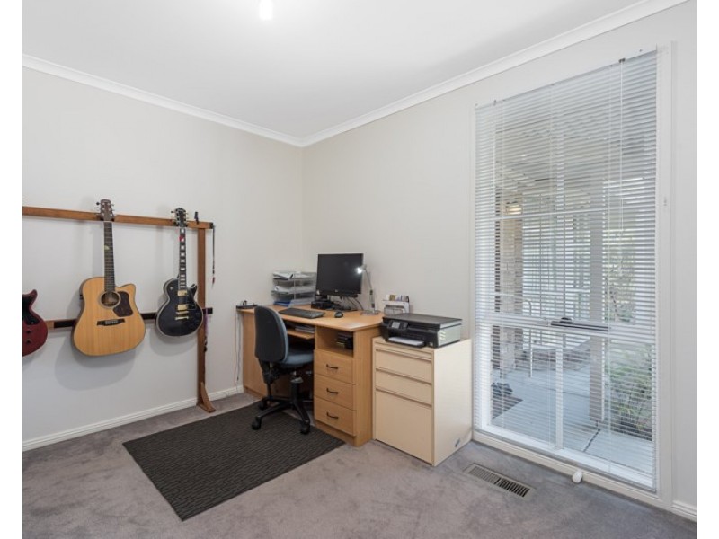 1/88-90 LINCOLN Road, Croydon VIC 3136