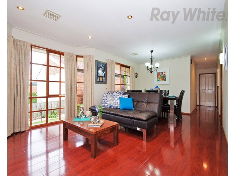 12 LATROBE Court, Croydon Hills VIC 3136