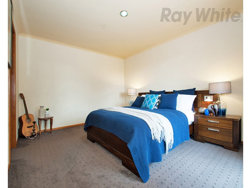 12 LATROBE Court, Croydon Hills VIC 3136