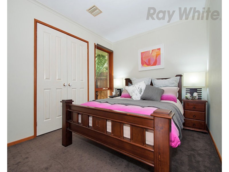 12 LATROBE Court, Croydon Hills VIC 3136