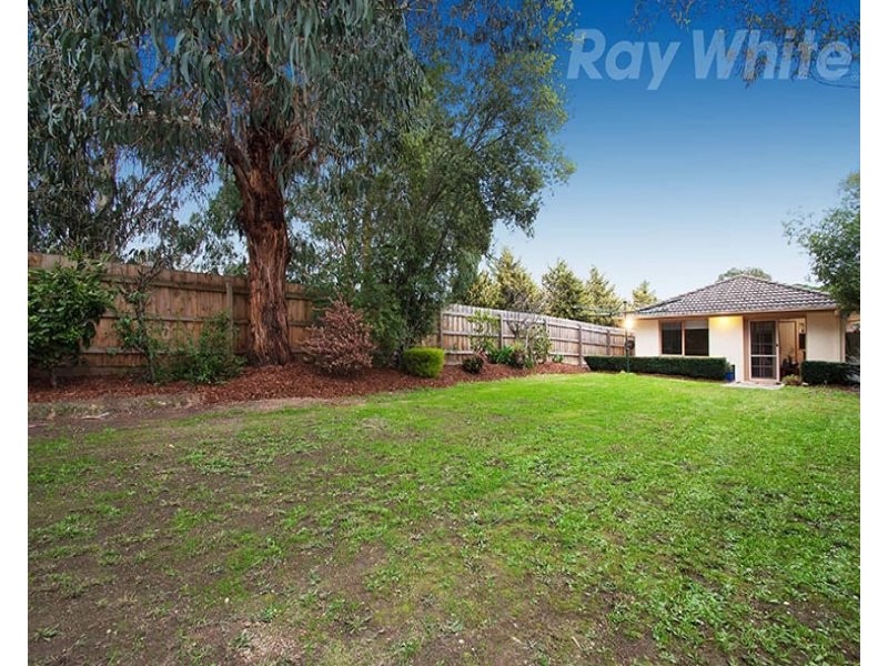 12 LATROBE Court, Croydon Hills VIC 3136