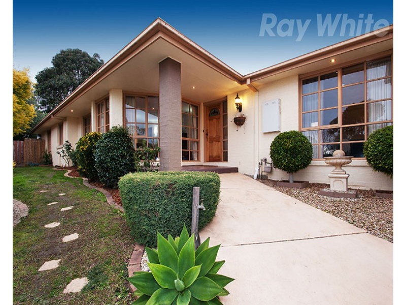 12 LATROBE Court, Croydon Hills VIC 3136