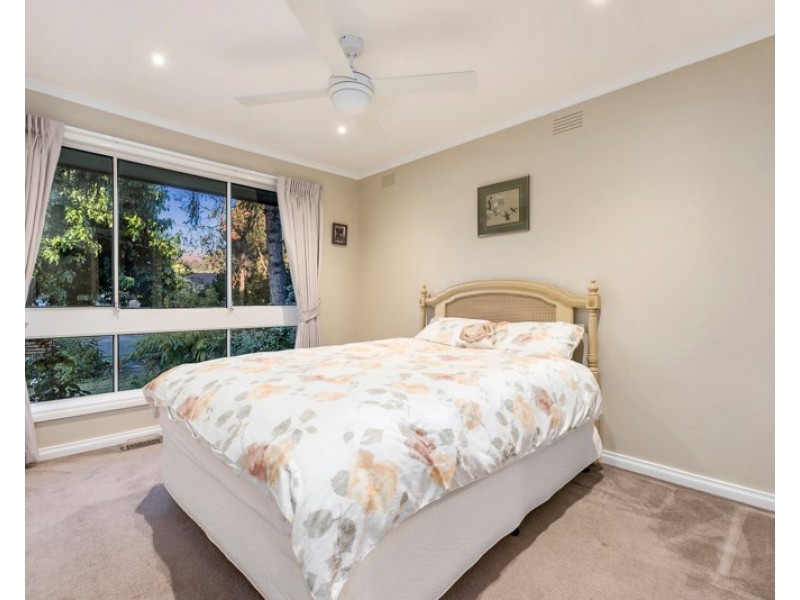 14 PICCADILLY Court, Kilsyth VIC 3137