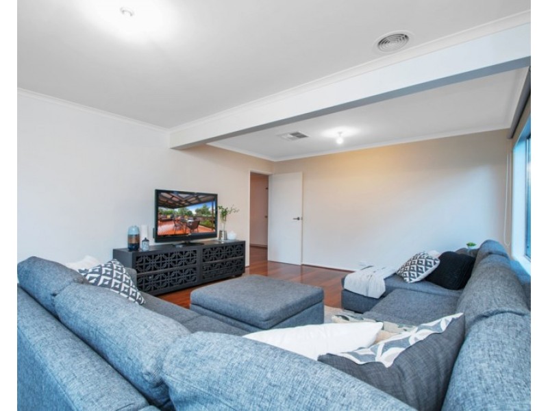 6 SPRINGSONG PASS, Chirnside Park VIC 3116