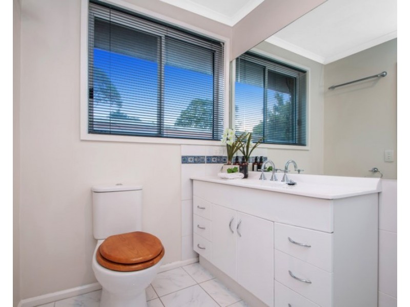 6 SPRINGSONG PASS, Chirnside Park VIC 3116