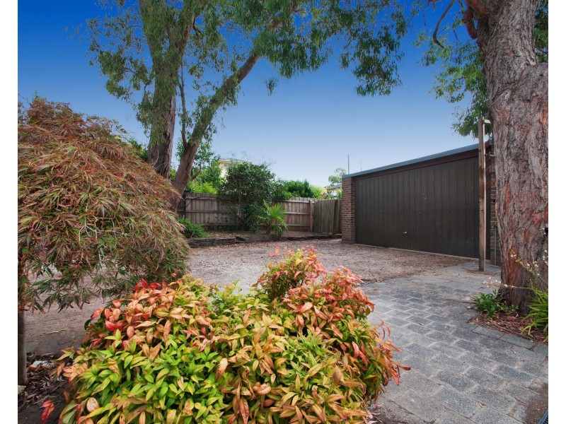 2 DOROTHY Street, Croydon VIC 3136