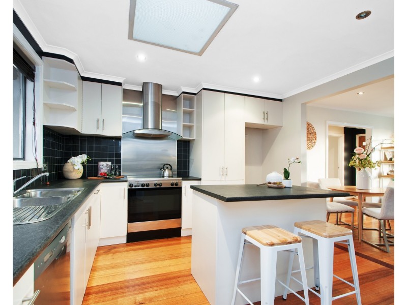 35 TAYLOR Road, Mooroolbark VIC 3138