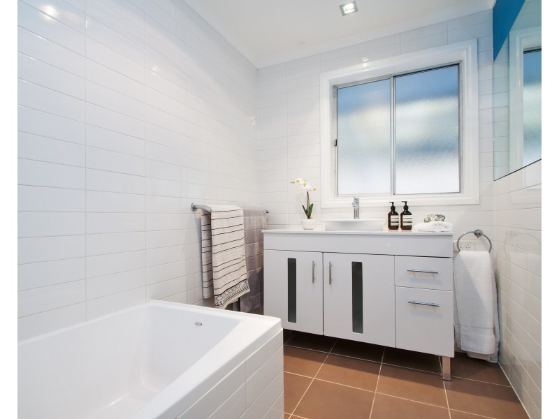 35 TAYLOR Road, Mooroolbark VIC 3138