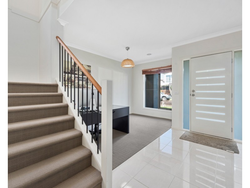 45 Dalgety Drive, Ascot Vale VIC 3032