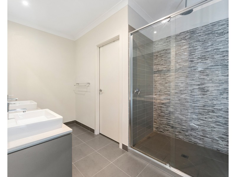 45 Dalgety Drive, Ascot Vale VIC 3032