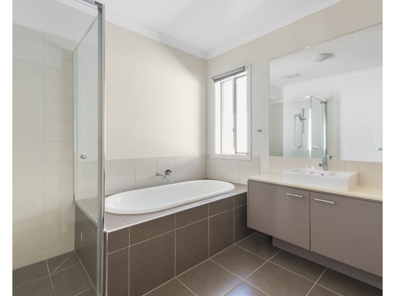 45 Dalgety Drive, Ascot Vale VIC 3032