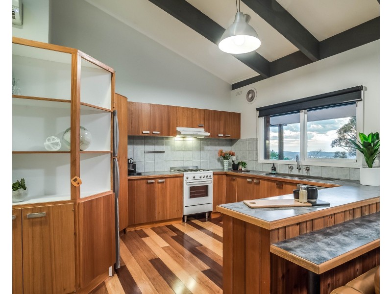 31 GORDON Avenue, Montrose VIC 3765