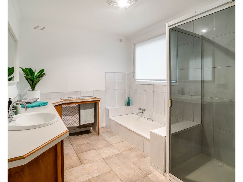 31 GORDON Avenue, Montrose VIC 3765