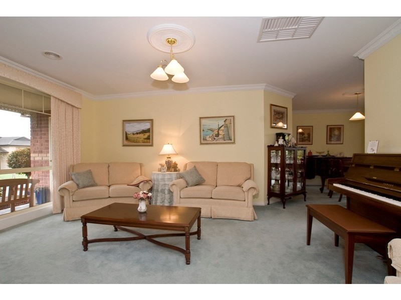 3 CHAMPAGNE Rise, Chirnside Park VIC 3116