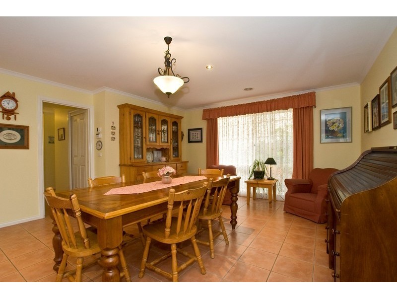 3 CHAMPAGNE Rise, Chirnside Park VIC 3116