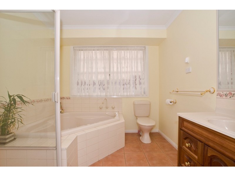 3 CHAMPAGNE Rise, Chirnside Park VIC 3116