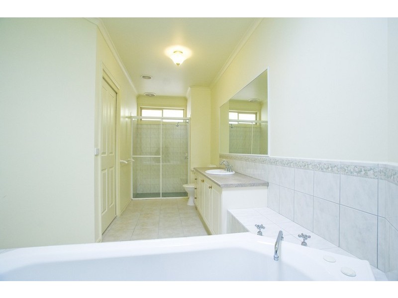 21 YARRA HILL Lane, Chirnside Park VIC 3116