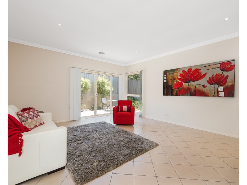 2 JESSICA PARK Drive, Lilydale VIC 3140